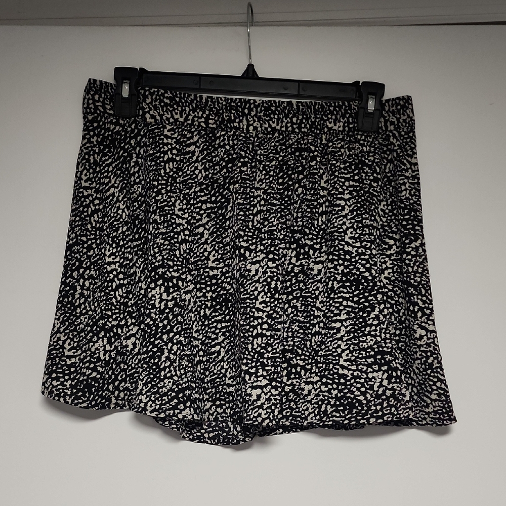 NWT Vero Moda Monochrome Patterned Skater Skirt Size XL